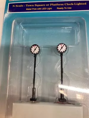 013201 N Scale Rock Island Hobby Town Square or Platform Clock-Lighted