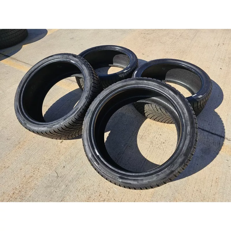 (4) 225/40/19 Pirelli Cinturato Weather Active tires M+S