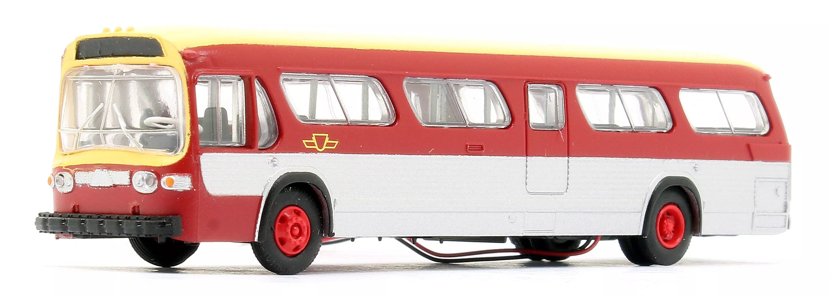 573006 N Gauge New Look Bus – Toronto (Maroon)