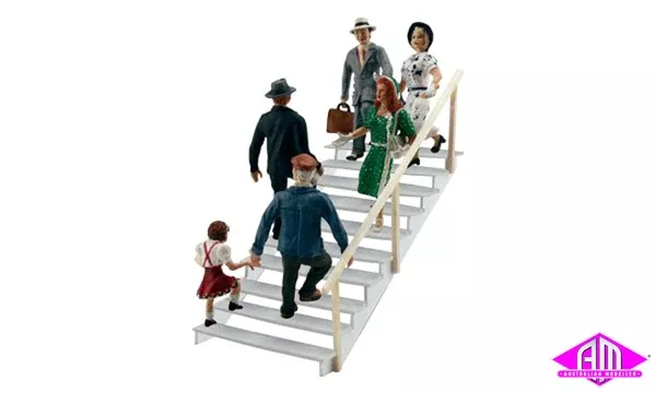 A1954 - Scenic Accents - Taking The Stairs (HO Scale)