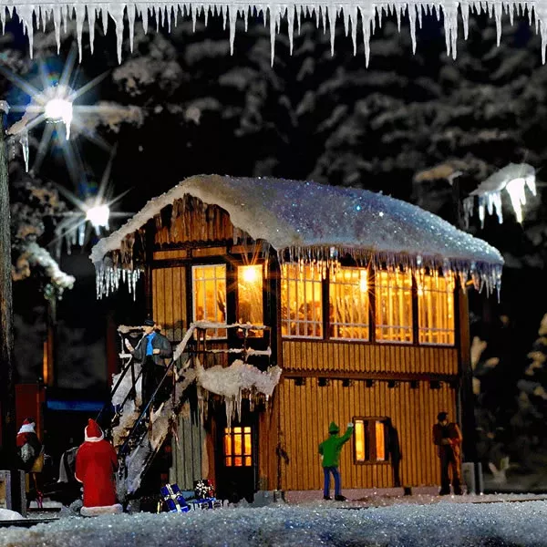 Busch 1143 HO Scale Icicles -- 4" 10cm Long