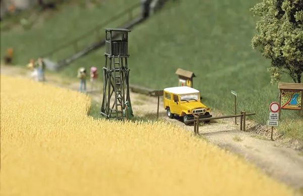 Busch 1204 HO Scale Wheat Field -- Kit - 15-1/2 square inches