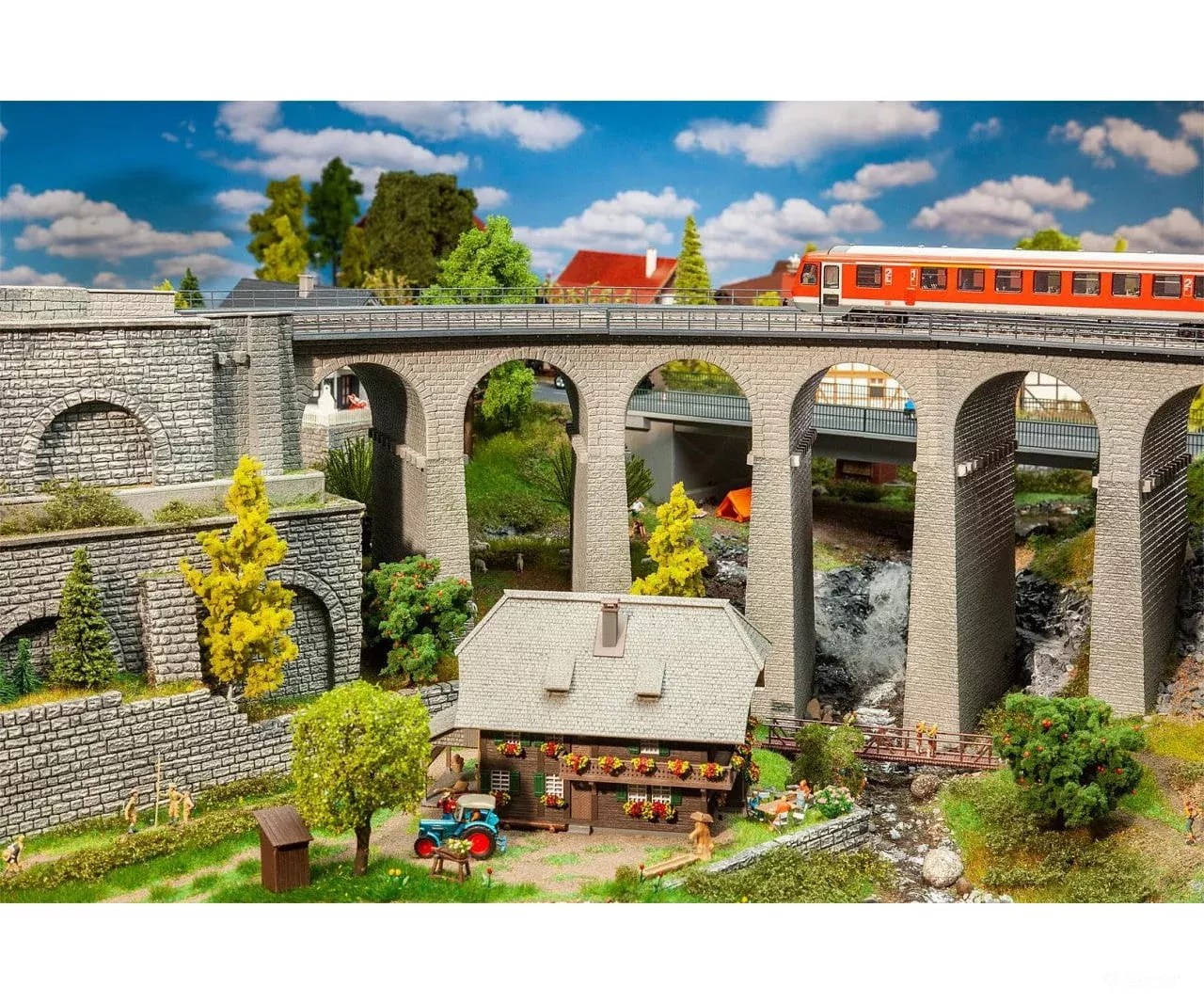 Faller 120466 HO Viaduct set, two-track, curved