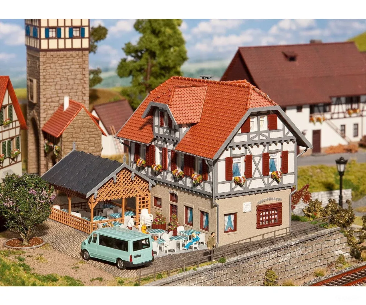 Faller 130438 HO The Sonne Inn with summerhouse