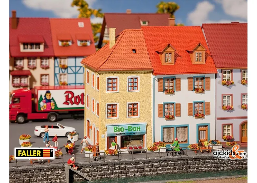 Faller 130496 – 2 Village houses