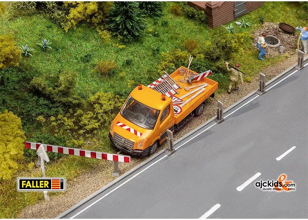 Faller 180930 – Set of building site traffic signs