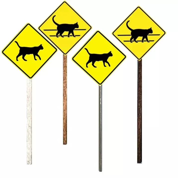 HO Scale – Cat Crossing Sign Pack – 2 Pack
