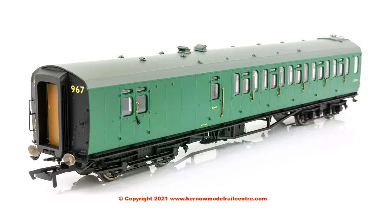 Hornby 59ft Bulleid Corridor Brake 3rd Class Coach