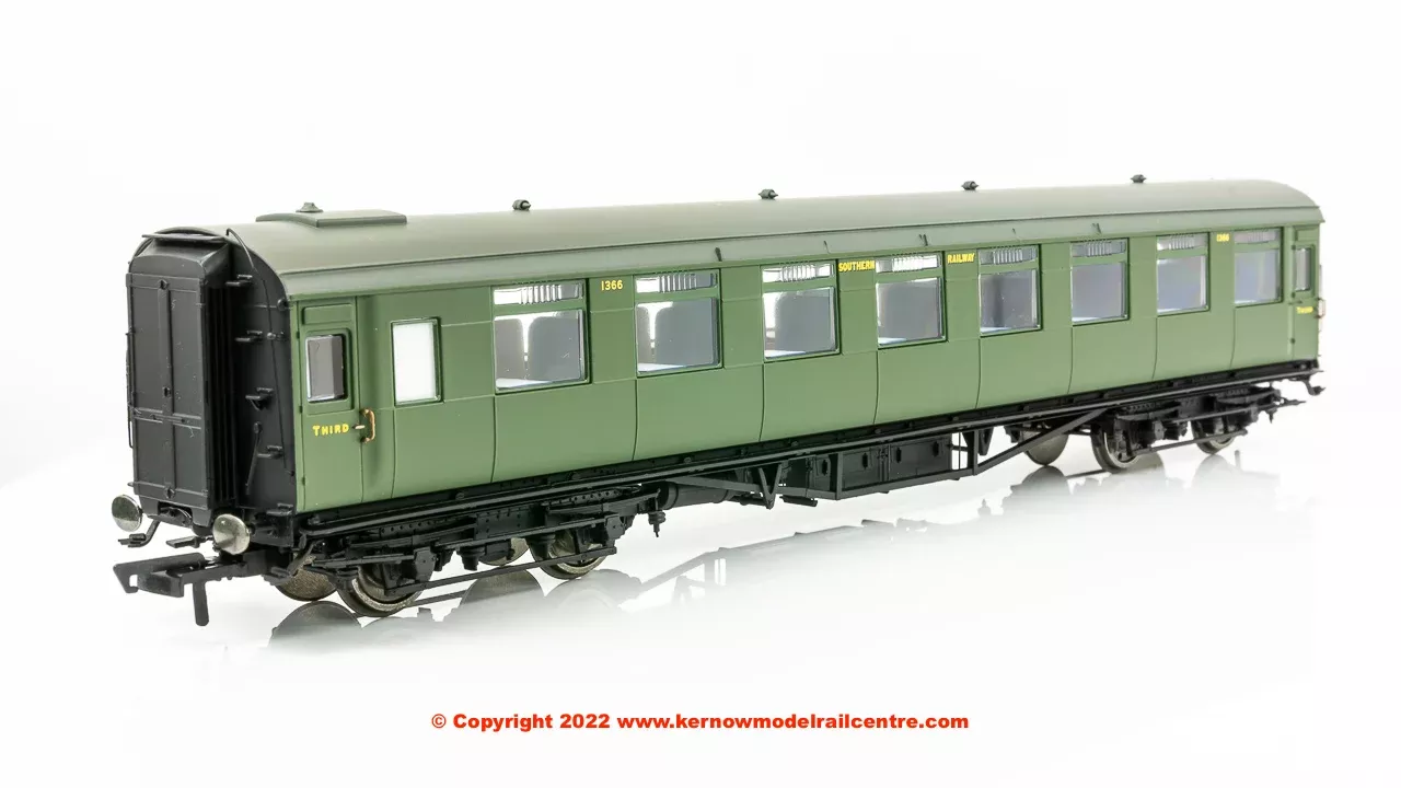 Hornby Maunsell 3rd Class Dining Saloon Coach 1366