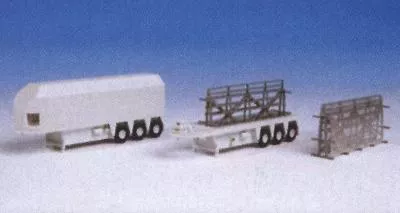 Kibri 15709 HO Scale Roll-Off Skip Container w/Load – Kit — Red
