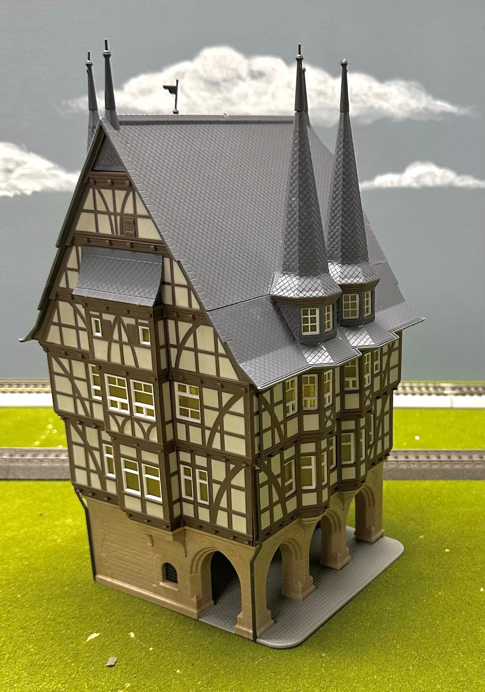 Kibri 38900 HO Scale Rathaus AlsfeldFully Assembled