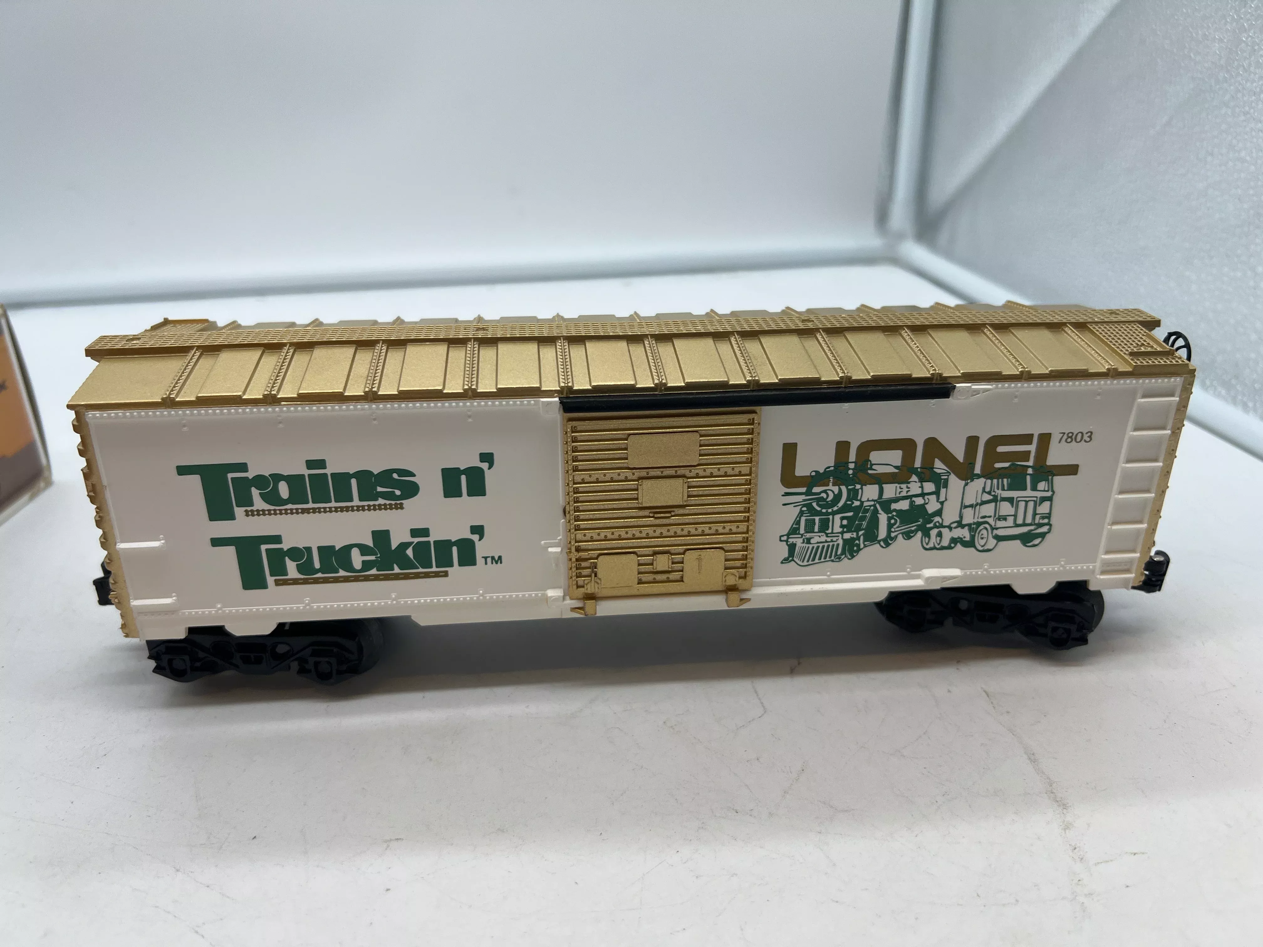 Lionel 6-7803 trains and trucking boxcar O SCALE Like New