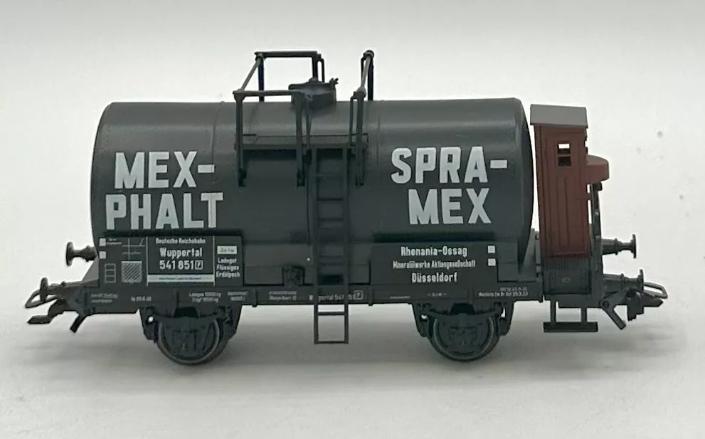 Marklin 4871 HO Scale “Mex-Phalt”-“Spra-Mex” Tank Car
