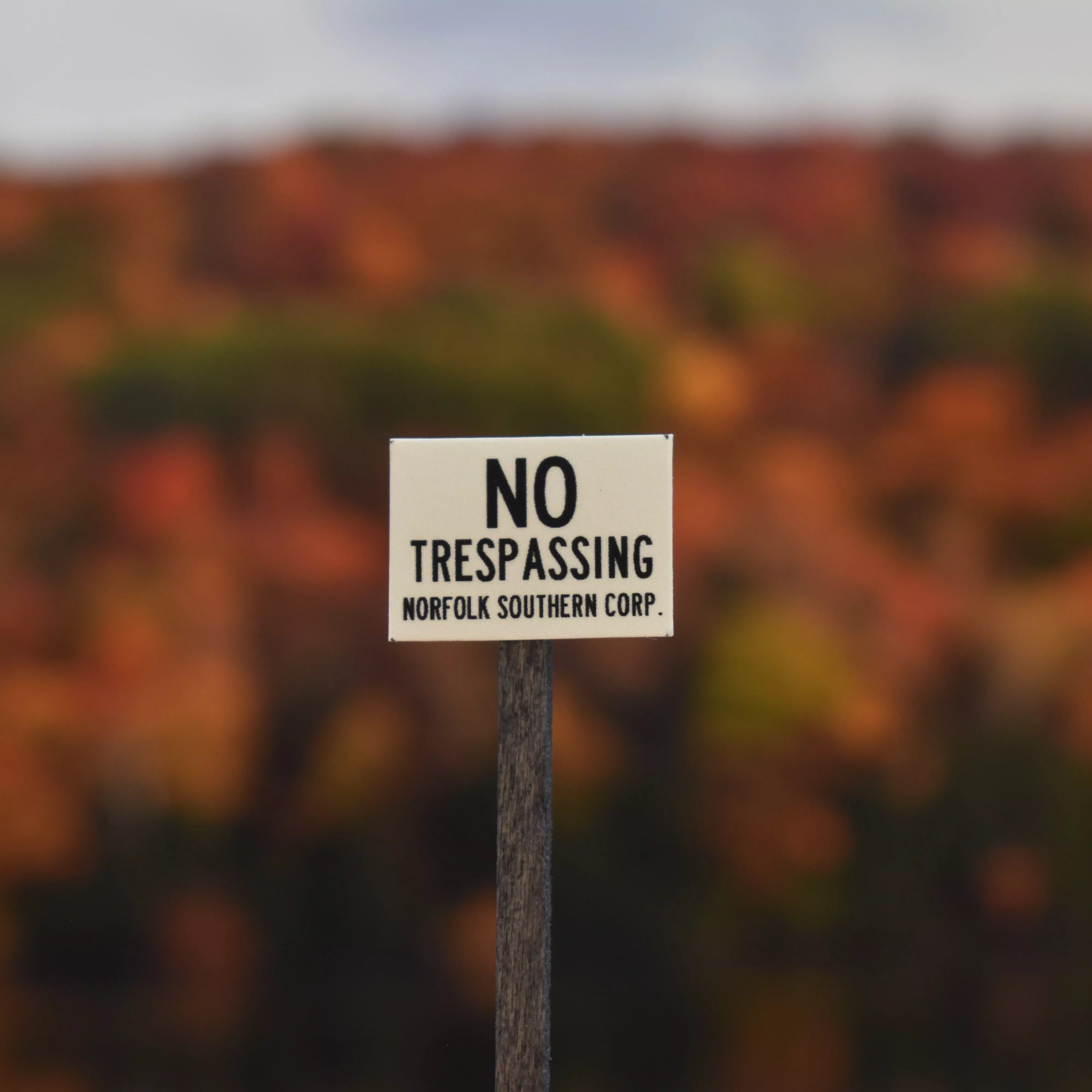O Scale - Norfolk Southern No Trespassing Sign - 2 Pack