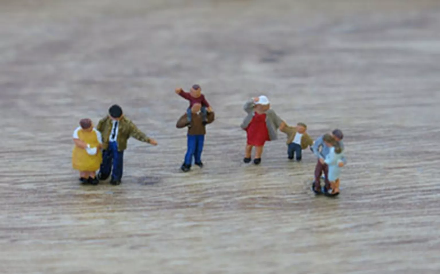 PDC39 N Gauge Couples – UNPAINTED