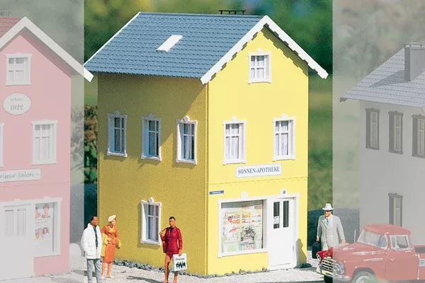 Piko 62067 G Scale Garden City Sunny Pharmacy Kit