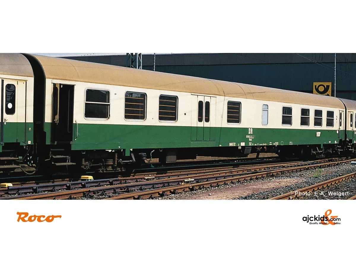 Roco 74805 – 2nd class fast train car with luggage compartment DR