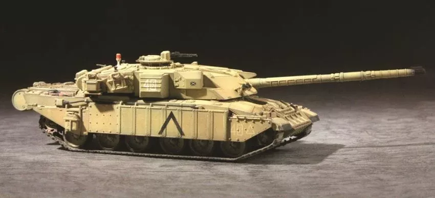 Trumpeter Challenger 1 MBT Desert Version