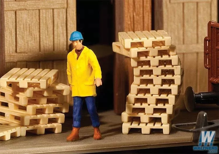 Walthers SceneMaster HO 949-4129 Wood Pallets (12)